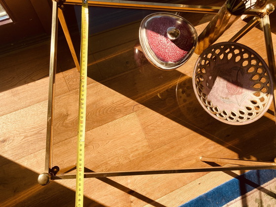 Image 1 of 2 tables d'appoint/tables basses vintage Hollywood Regency en laiton et verre fumé