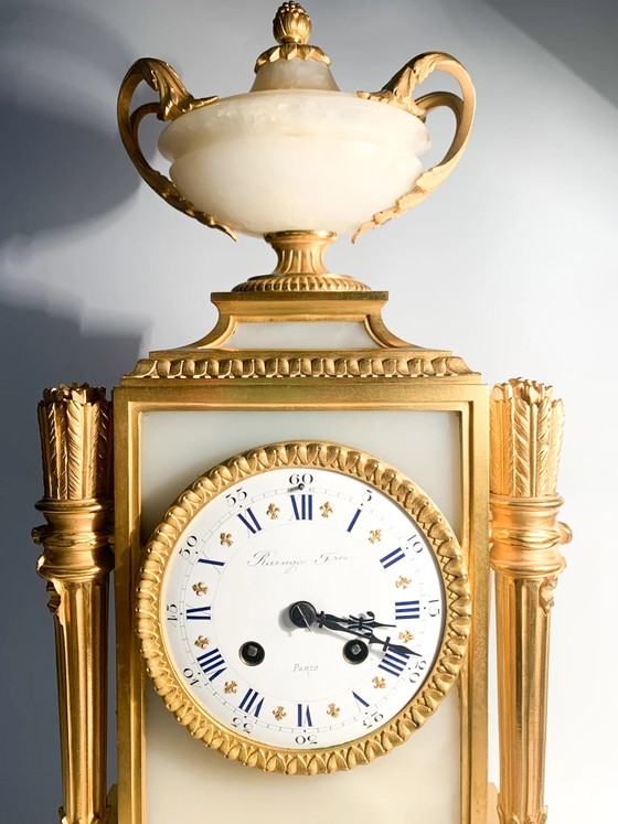 Raingo Frères Louis XVI Style Alabaster and Gilt Bronze Table Clock, 19th Century, Decorative Objects, Gold (photo 8 of 15)