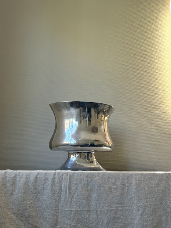 Image 1 of Vase ovale postmoderne vintage en métal argenté