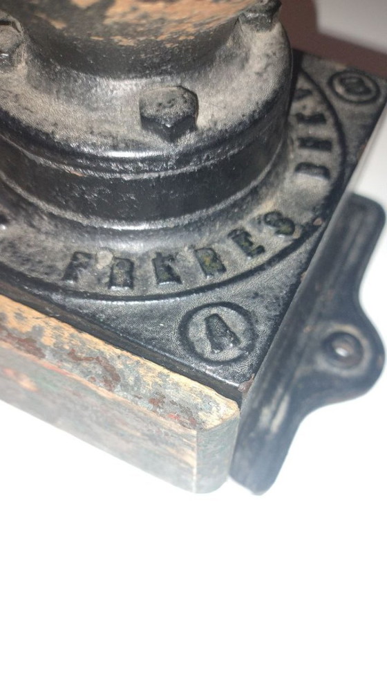 Image 1 of Antique Peugeot Frères coffee grinder – SGDG – ca. 1880–1895 – original and working