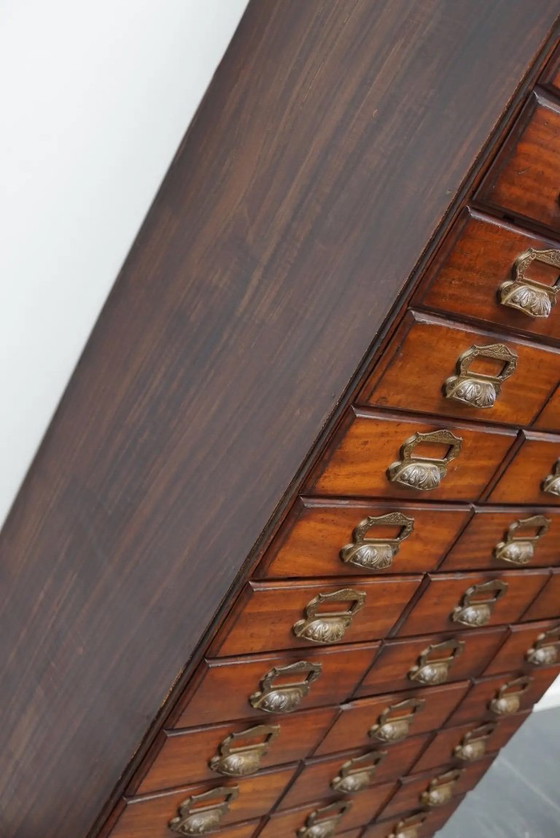 Image 1 of Antico mobiletto da farmacia/archivio francese in mogano di Chouanard, ca. 1900