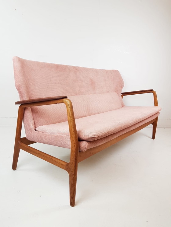 Image 1 of Vintage Bovenkamp Aksel Bender Madsen bankje | bank roze nieuw gestoffeerd