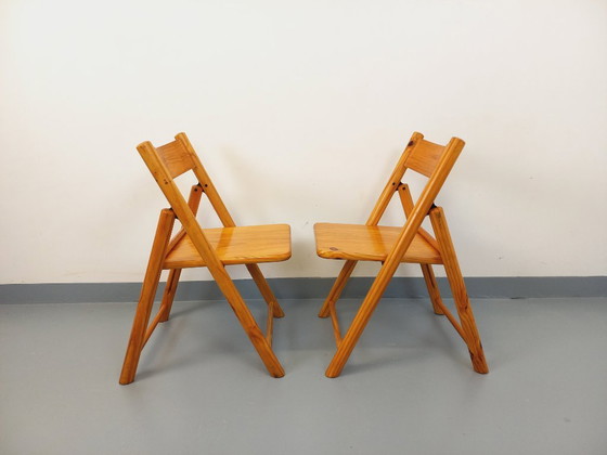 Image 1 of Pair of vintage folding pine chairs from the 70s/80s