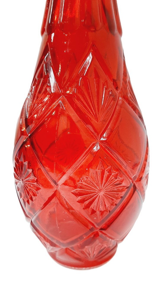 Image 1 of Decanter o caraffa in vetro pressato rosso rubino vintage