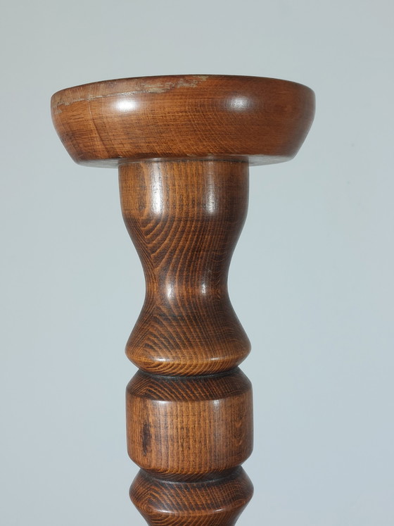 Image 1 of Vintage gedraaide houten bloemenzuil