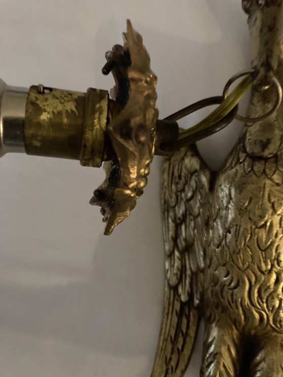 Image 1 of Wandleuchte mit Kranichmotiv aus vergoldeter Bronze – Cheuret- und Glasschirm, signiert Scheider