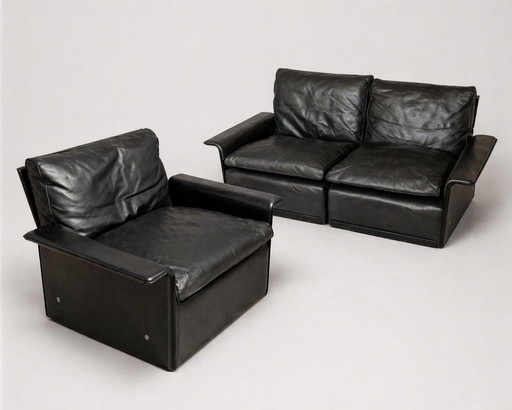 Sillón de piel y sofá modular de 2 plazas de la serie 620 de Dieter Rams para Vitsoe.