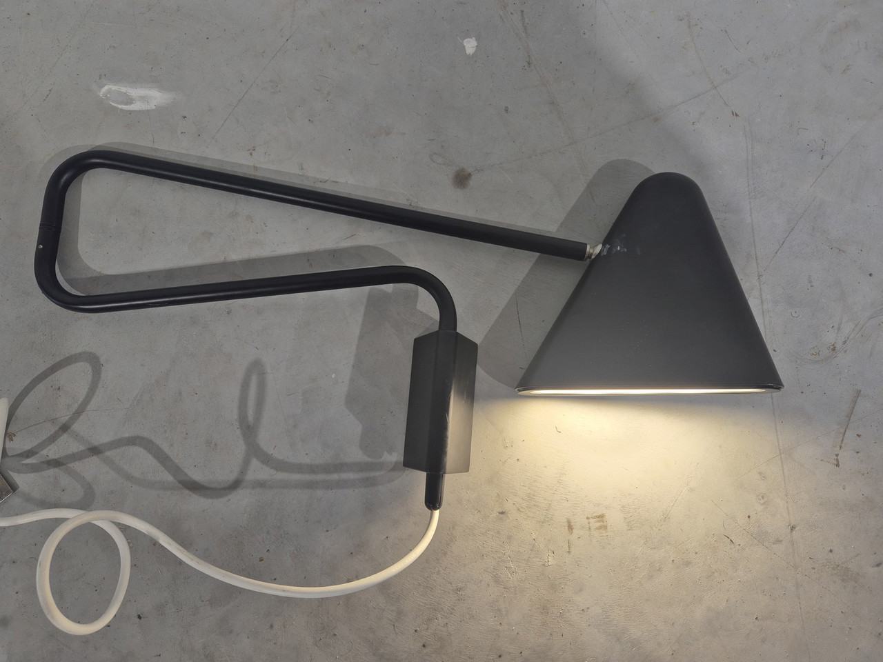 Johanna Jelinek ps2012 design wall lamp black | €100 | Whoppah