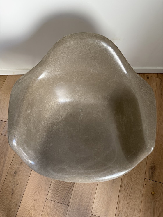 Image 1 of CUNA PARA GATOS CHARLES Y RAY EAMES HERMAN MILLER NO VITRA KNOLL