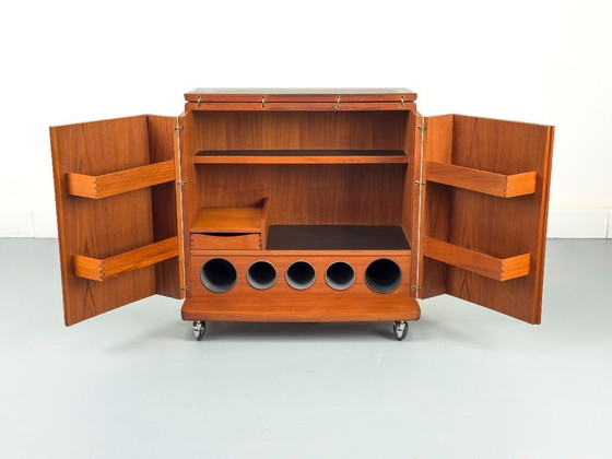 Image 1 of Mueble bar de teca de Illum Wikkelsø para CFC Silkeborg, años 60