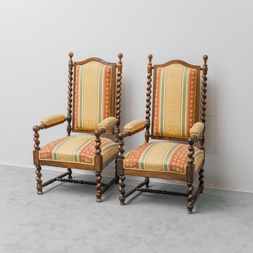 PAAR ANTIKE SESSEL AUS HOLZ UND STOFF MIT ARMLEHNEN – KLASSISCHER STIL