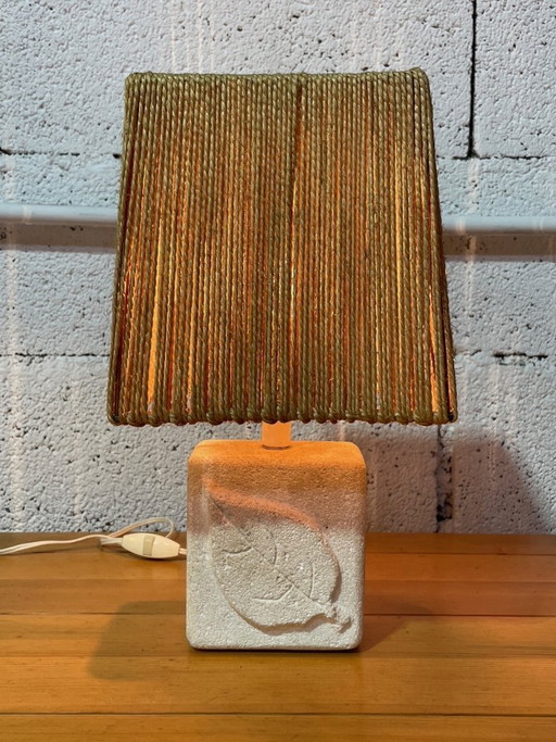 Lampada vintage in pietra con paralume in corda, anni '70