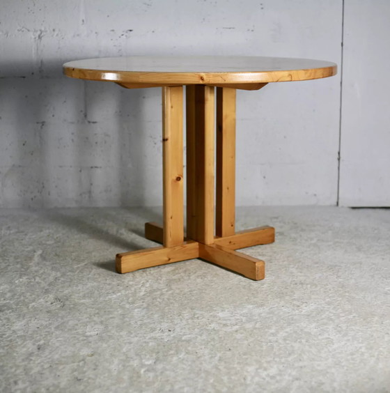 Image 1 of Charlotte Perriand (Sélection de) pour Les Arcs, Table en Pin, France, Circa 1960