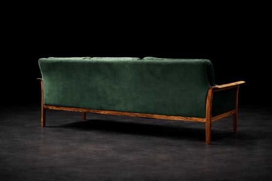 Image 1 of Divano e sedia vintage in palissandro norvegese e velluto verde bottiglia di Knut Sæter per Vatne Møbler, anni '60, set di 2