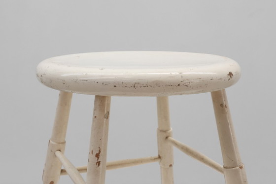 Image 1 of Sgabello basso rustico da fattoria in legno bianco, Francia ca. 1920