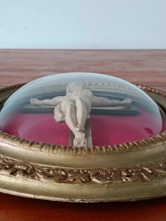 Crucifix religieux antique sous verre convexe – Antiek, Décorations murales, Velvet, Wood (photo 12 of 12)