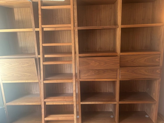 Image 1 of Walnussschrank