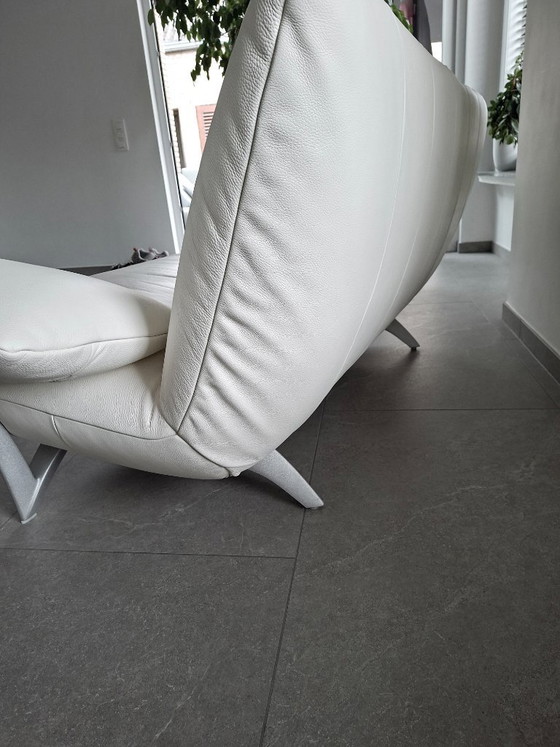 Image 1 of Canapé design 2 places en cuir Rolf Benz, entièrement rénové par des professionnels.