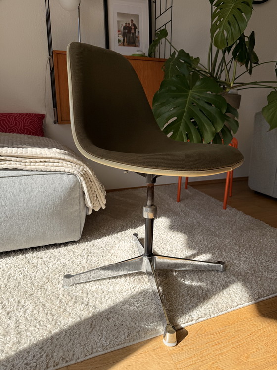 Image 1 of Vitra Herman Miller Drehstuhl Bauhaus uit het midden van de eeuw