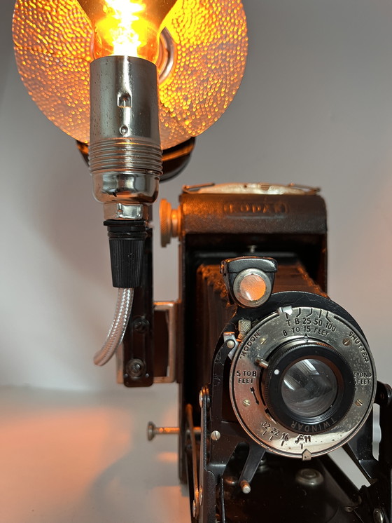 Image 1 of Lamp van balgcamera uit jaren veertig 
