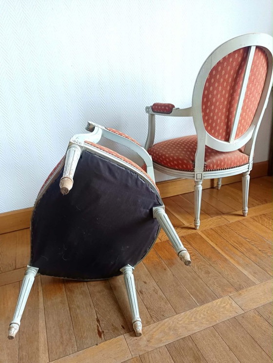 2x Louis XVI Medallion Cabriolet Armchairs – Wood (photo 12 of 15)