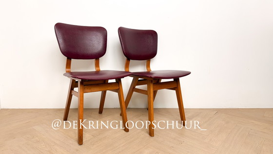 2x Vintage Rode Mid Century Eetkamerstoelen – Wood, Leather (photo 2 of 6)