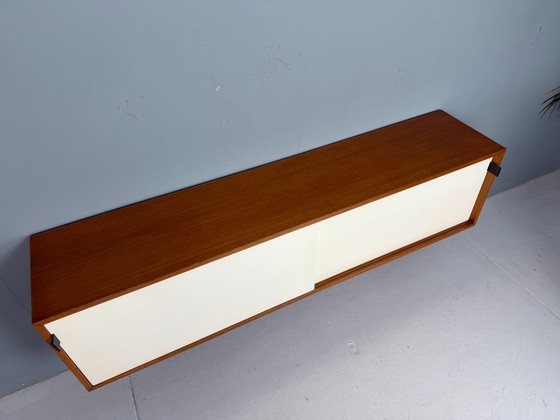 Image 1 of Florence Knoll für Knoll, Hängeschrank aus Walnussholz, Modell 123 W-1, 1947