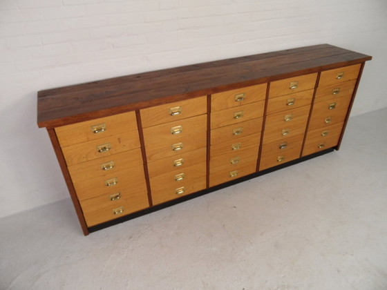 Mobile da negozio vintage con 30 cassetti – Cassettiere, Wood, Klassiek (photo 3 of 12)