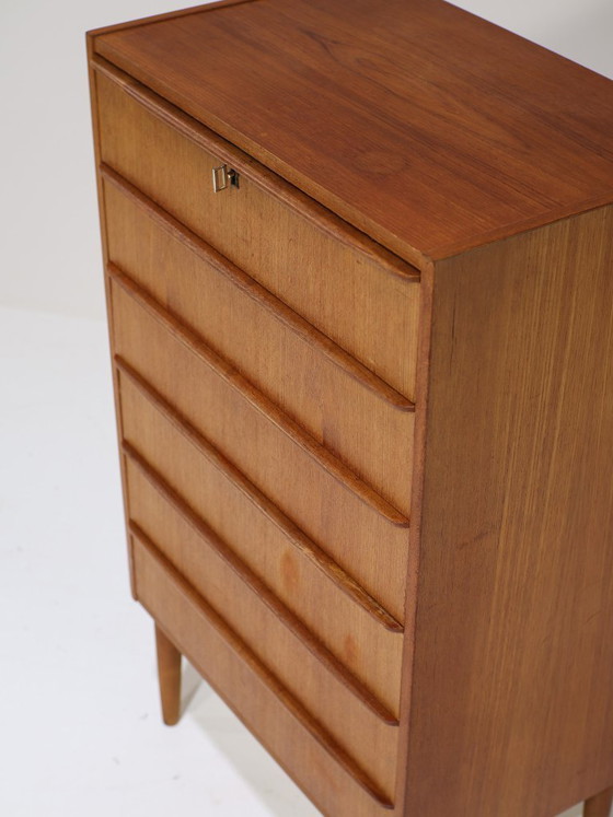 Image 1 of Commode haute et étroite en teck, style danois vintage