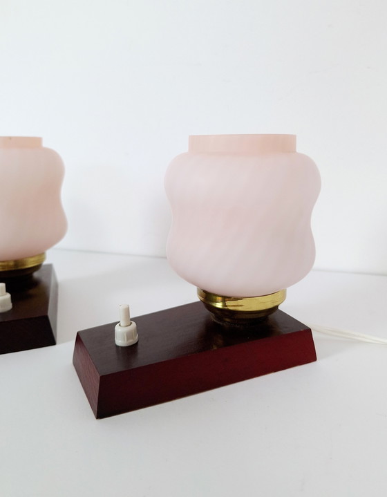 Image 1 of Set di 2 luci notturne vintage / lampade da comodino rosa / lampade da notte rosa / luce retrò / lampade Emi Poljcane / prodotte