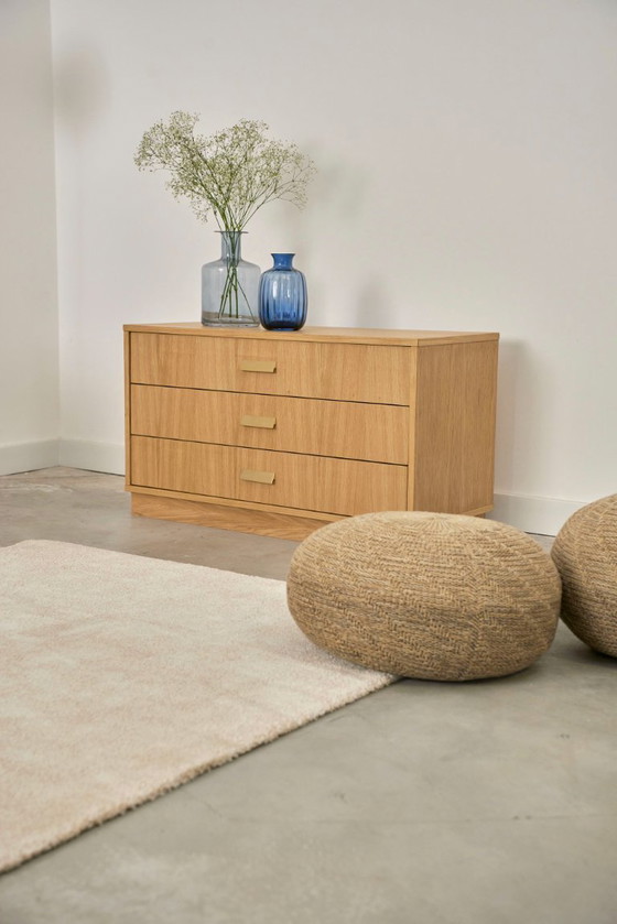 Image 1 of Cabinet with drawers P02