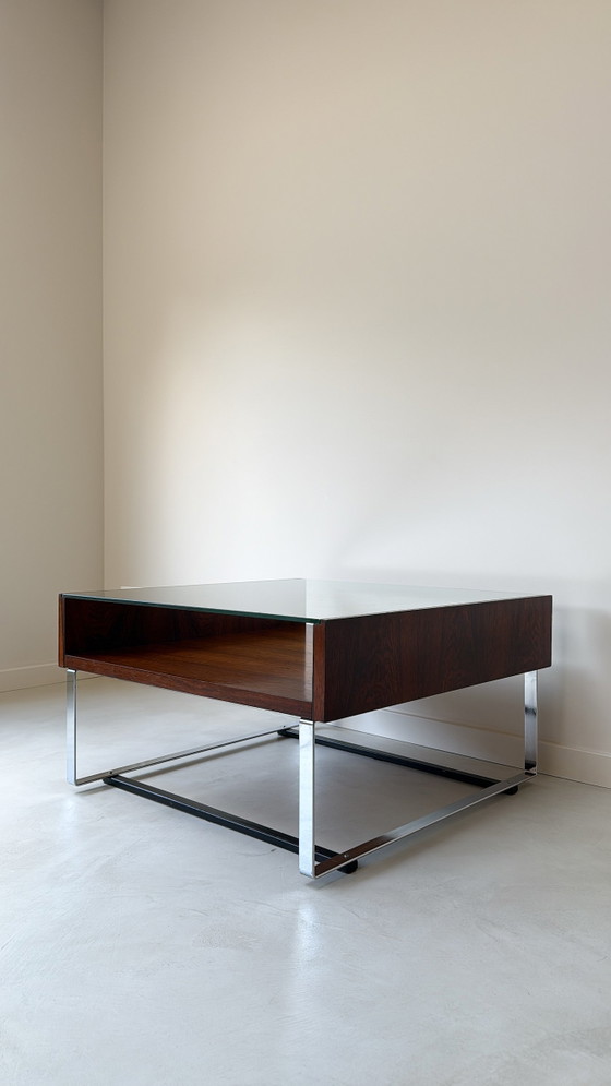 Image 1 of Vintage palissander houten salontafel met glazen bovenblad en metalen onderstel