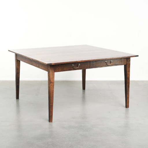 Oude vierkante eikenhouten eettafel uit midden 20e eeuw met 2 lades en prachtige kleuren