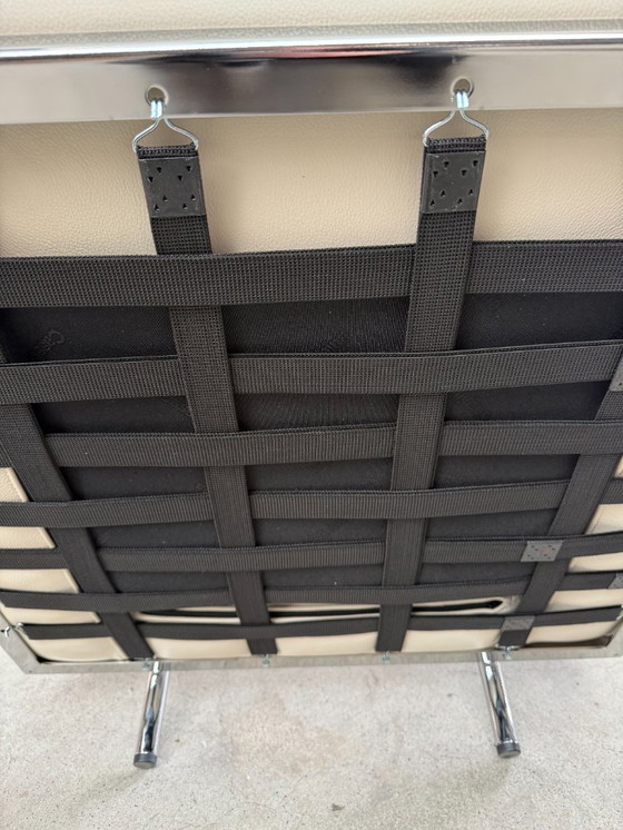 Image 1 of Poltrona Cassina LC2 in pelle bianco sporco