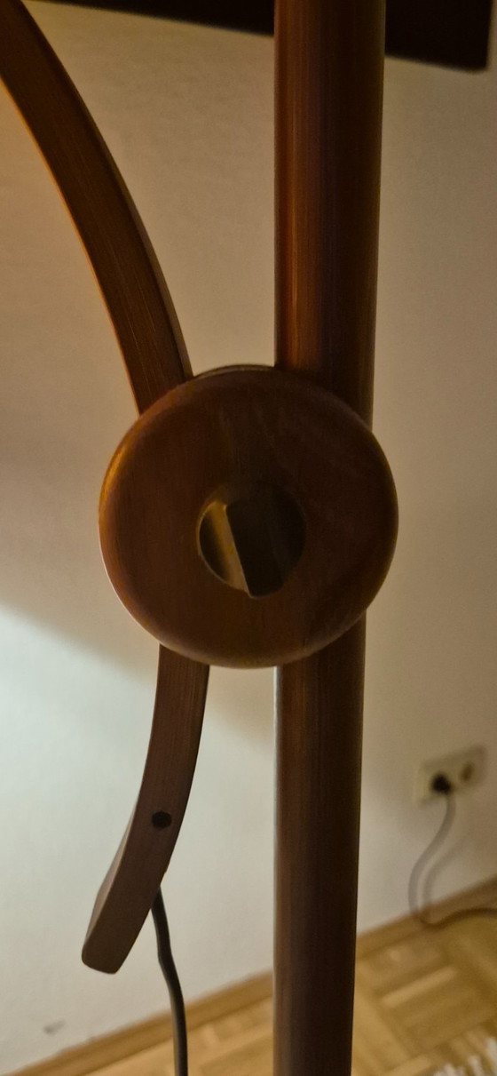 Image 1 of Schöne Teak - Stehlampe in wunderbarem dänischem, skandinavischen Design. Hersteller Domus in den 60er/70er Jahren. Ausführung G