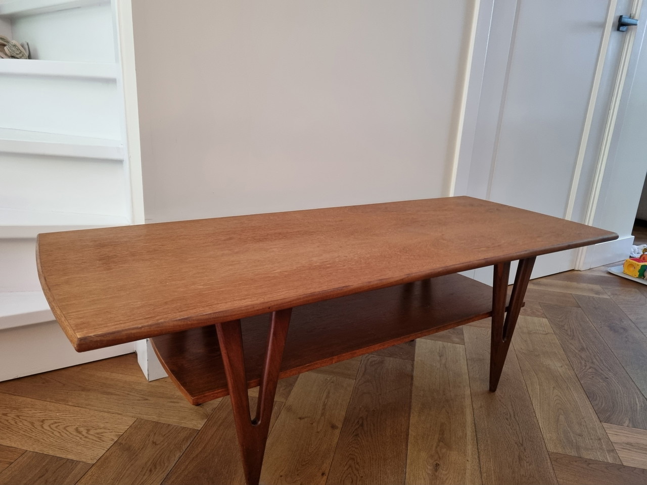 Elegante mesa de centro de madera