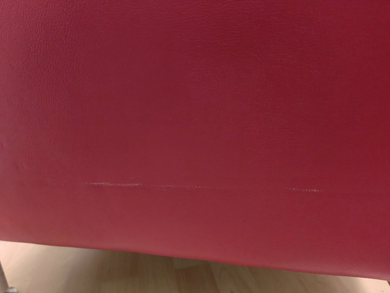 Image 1 of Poltrona di design realizzata interamente in pelle rossa