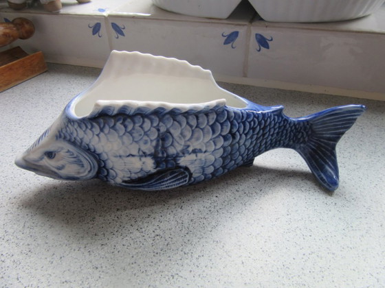 Image 1 of Oud Delfts keramisch beeldje van een blauw-witte vis, decoratief object, vintage
