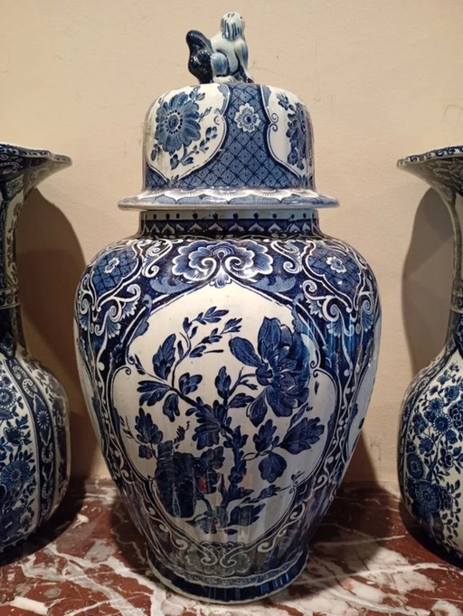 Delft blue vases