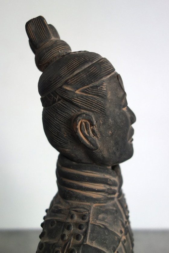 Image 1 of Paire de guerriers chinois en terre cuite, H52 et H 40cm