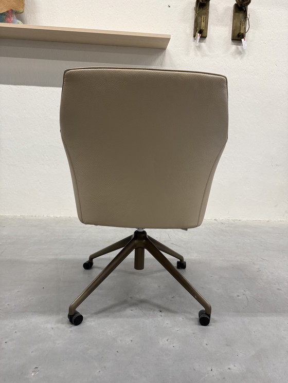 Image 1 of Leolux Mara Twist Sedia girevole Senso Blossom pelle