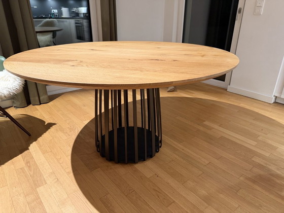 Image 1 of Tavolo Janua Basket in rovere, diametro 140 cm