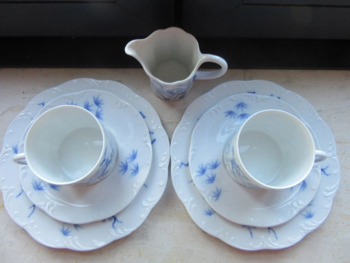 Rosenthal Manufaktur Selb: 2 Cups, 2 Saucers, 2 Side Plates + Creamer - Blue White Cherry Blossom Tree, Very (photo 2 of 6)