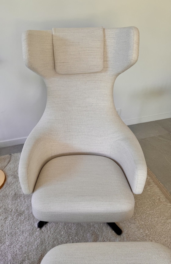 Image 1 of Vitra Grand Repos & Ottoman