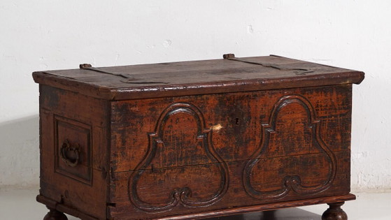 Cómoda antigua tallada (c.1920) #38 – Rustic (photo 3 of 40)