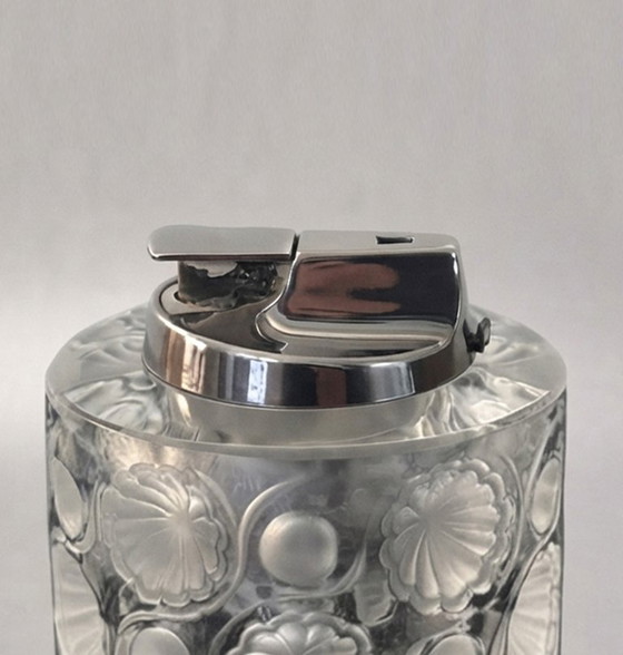 1970s Lalique Crystal "Tokyo" Table Lighter Signed. Made in France, Decorative Objects, Transparent (photo 7 of 10)