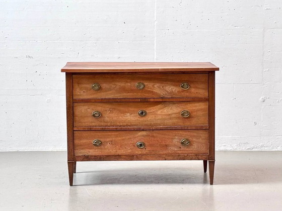 Antike klassizistische Kommode mit drei Schubladen, frühes 20. Jahrhundert – Kommoden, Wood, Vintage (photo 11 of 16)