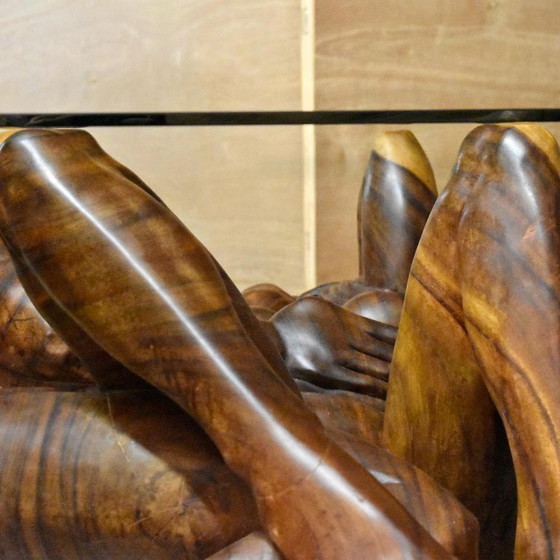 Image 1 of Table basse massive en bois dur exotique sculpté à la main pour les amoureux