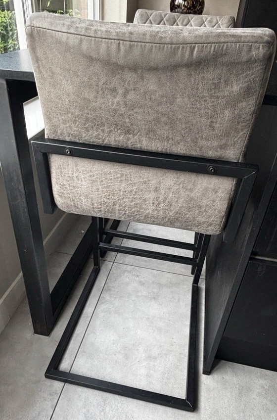 2 taburetes de bar grises – Metal, Textile (photo 5 of 7)