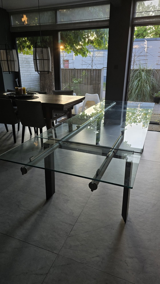 Image 1 of Tavolo da pranzo allungabile dal design vintage | Vetro, legno e metallo (circa 2000)